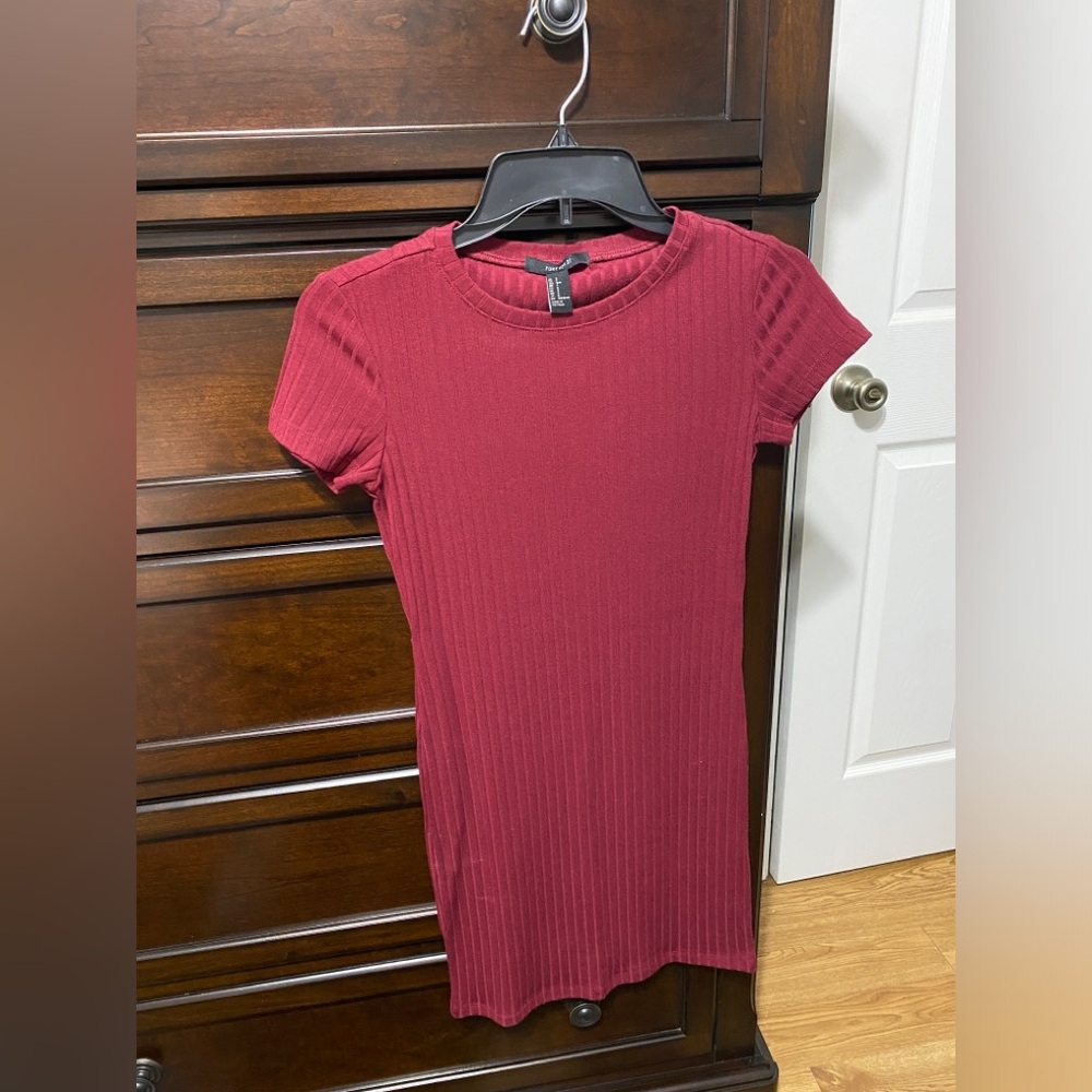 Burgundy Ribbed Bodycon Dress with Cut Out
